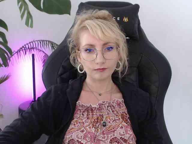 CinderellaMoon webcam
