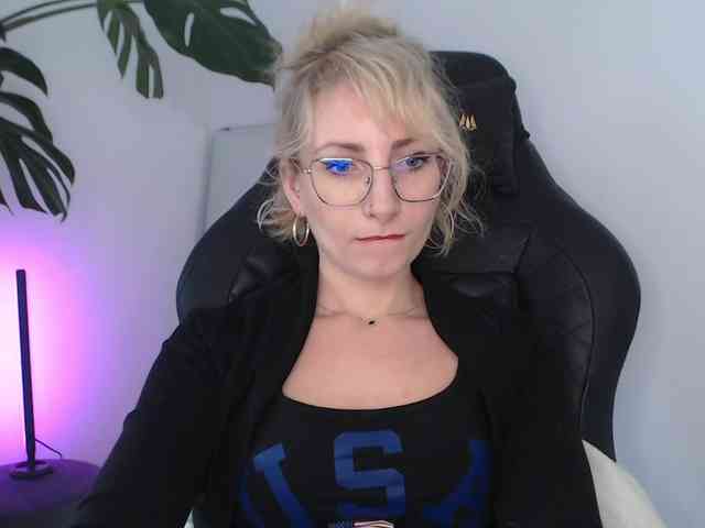 CinderellaMoon webcam