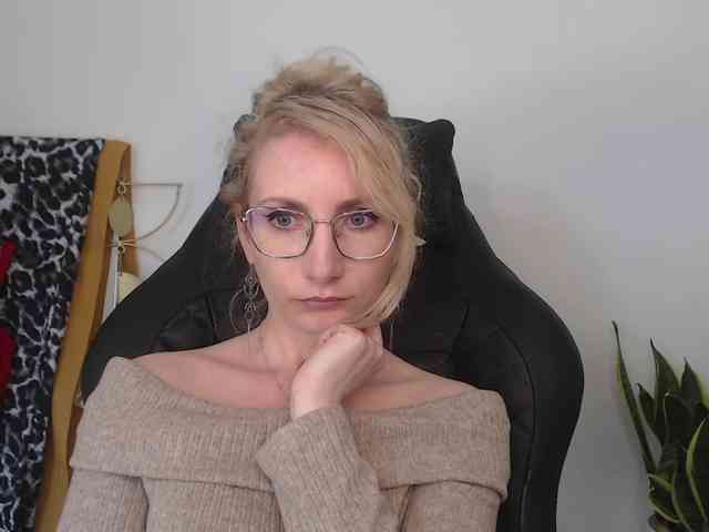 CinderellaMoon webcam