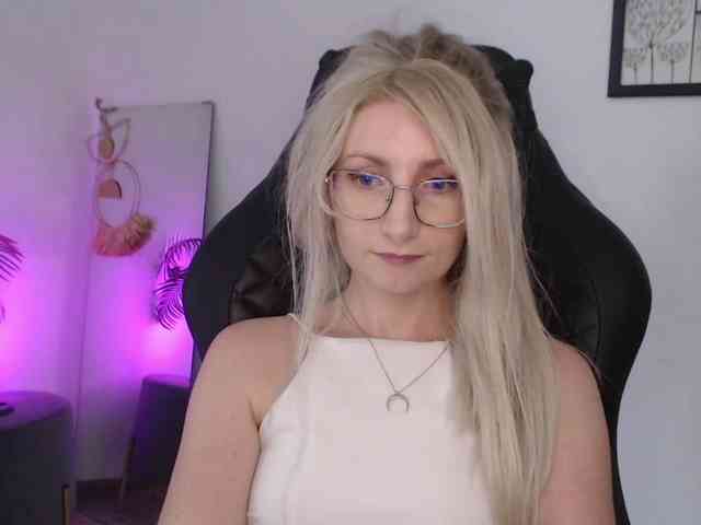 CinderellaMoon webcam