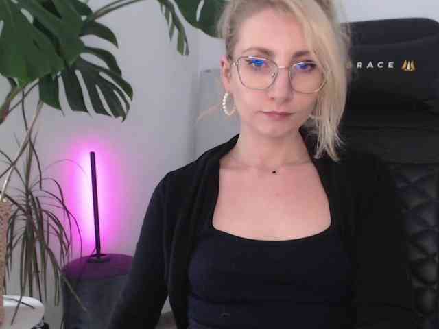 CinderellaMoon webcam