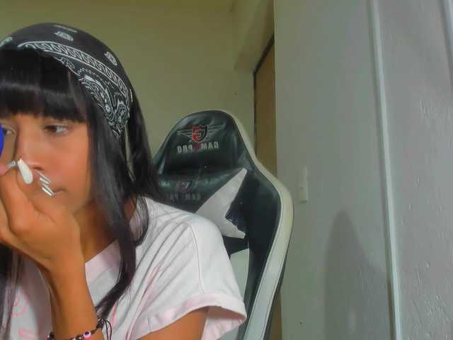 Bad-girl-xxx live cam on BongaCams