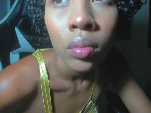 Bad-girl-xxx live cam on BongaCams