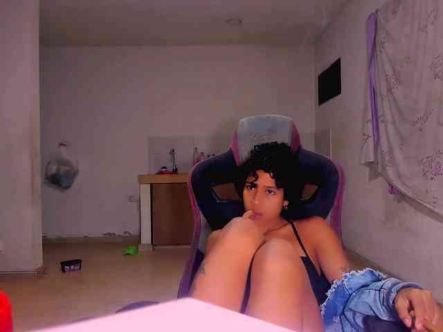Bad-girl-xxx webcam