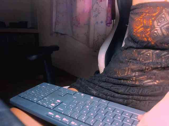 Bad-girl-xxx webcam