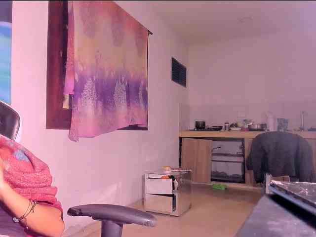 Bad-girl-xxx webcam