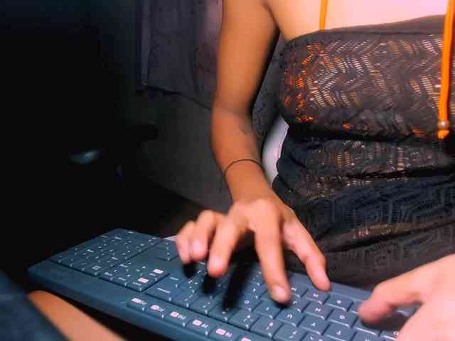 Bad-girl-xxx webcam