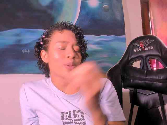 Bad-girl-xxx webcam