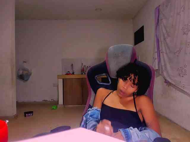 Bad-girl-xxx webcam