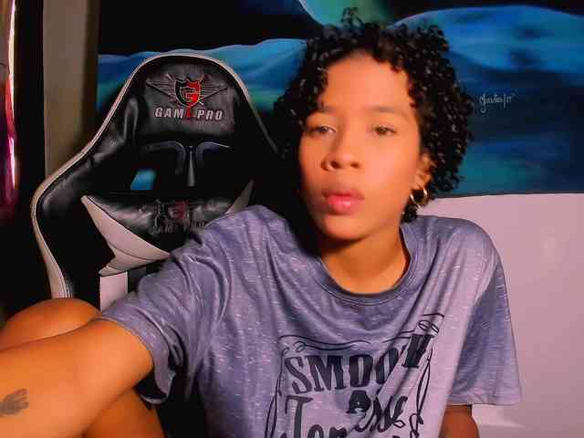 Bad-girl-xxx webcam