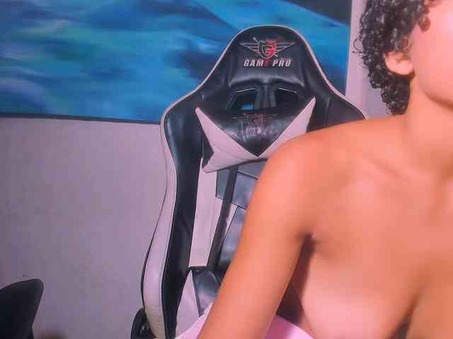 Bad-girl-xxx webcam