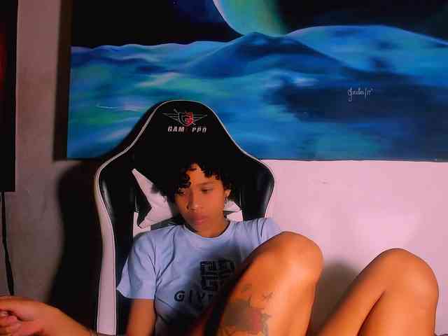Bad-girl-xxx webcam
