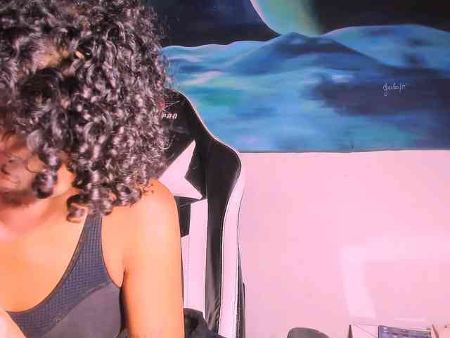 Bad-girl-xxx webcam