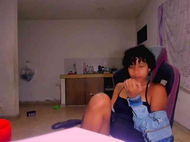 Bad-girl-xxx webcam