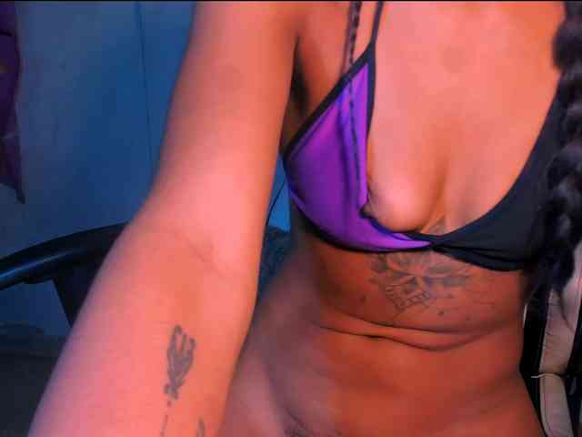 Bad-girl-xxx Live Webcam on BongaCams