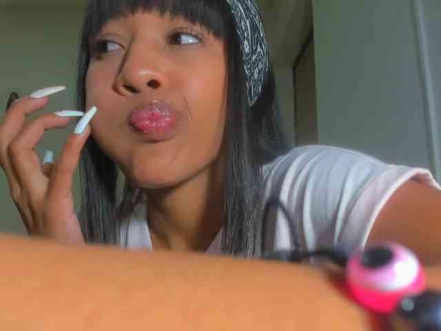 Bad-girl-xxx webcam