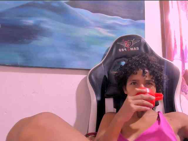 Bad-girl-xxx webcam