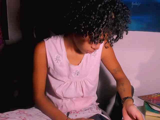 Bad-girl-xxx webcam