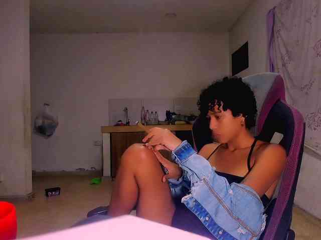 Bad-girl-xxx webcam