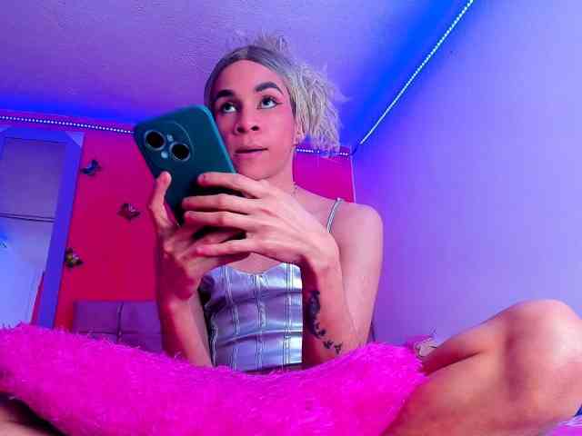 KateHadid Sex Cam Show