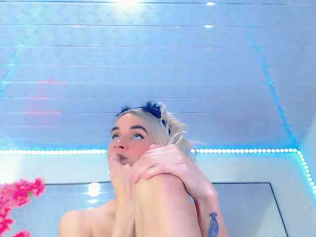 KateHadid Live Webcam on BongaCams