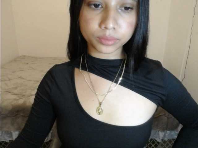 Mariestellah05 live cam on BongaCams