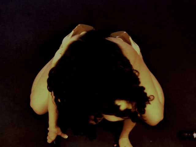le modèle WithinTemptation est en webcam porno dans un show sur le site bongacams, il possède les tags suivants: White/Caucasian,Brunette,Shaved