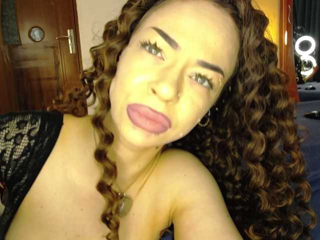 le modèle WithinTemptation est en webcam porno dans un show sur le site bongacams, il possède les tags suivants: White/Caucasian,Brunette,Shaved