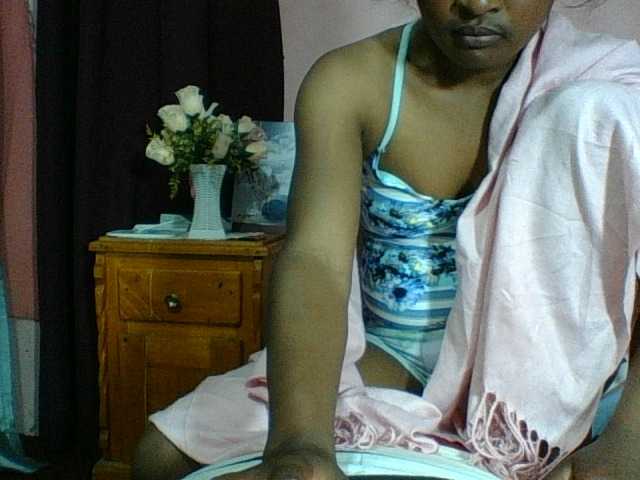Raissa-Suan live cam on BongaCams