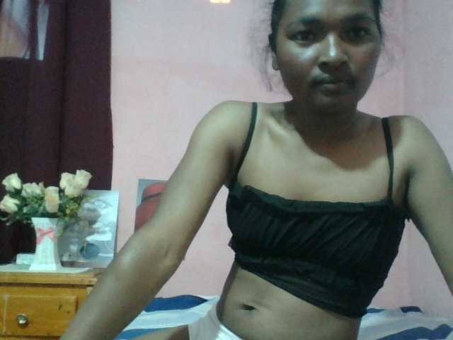 Raissa-Suan live cam on BongaCams