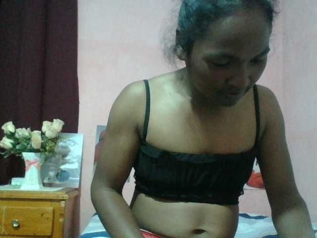Raissa-Suan live cam on BongaCams