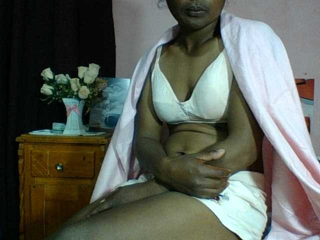 Raissa-Suan live cam on BongaCams