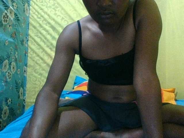 Raissa-Suan live cam on BongaCams