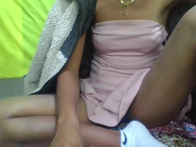 Raissa-Suan live cam on BongaCams