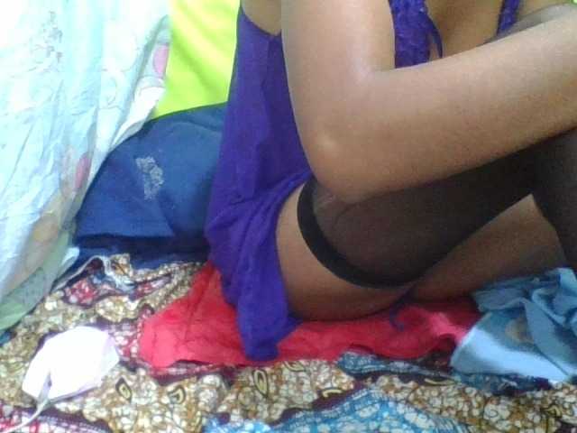 Raissa-Suan live cam on BongaCams