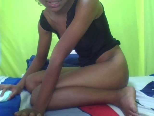 Raissa-Suan live cam on BongaCams