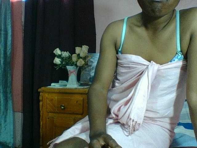 Raissa-Suan live cam on BongaCams