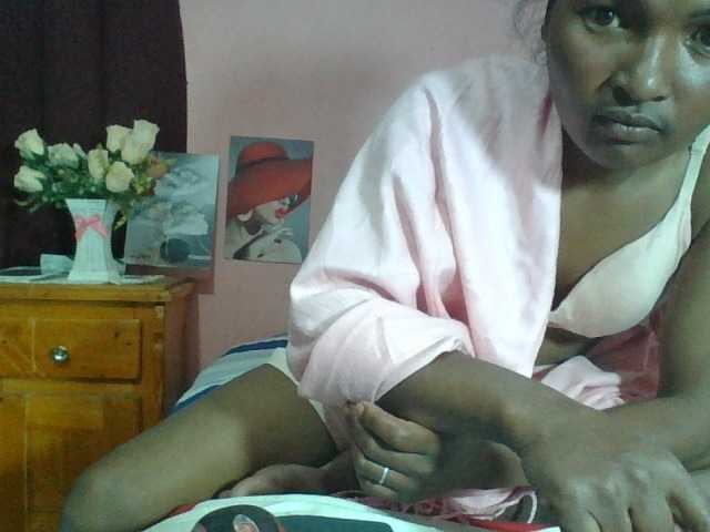 Raissa-Suan live cam on BongaCams