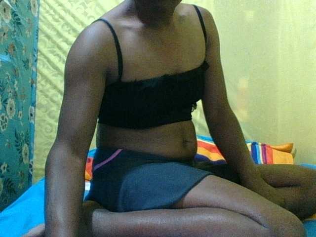 Raissa-Suan live cam on BongaCams