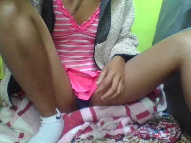 Raissa-Suan live cam on BongaCams