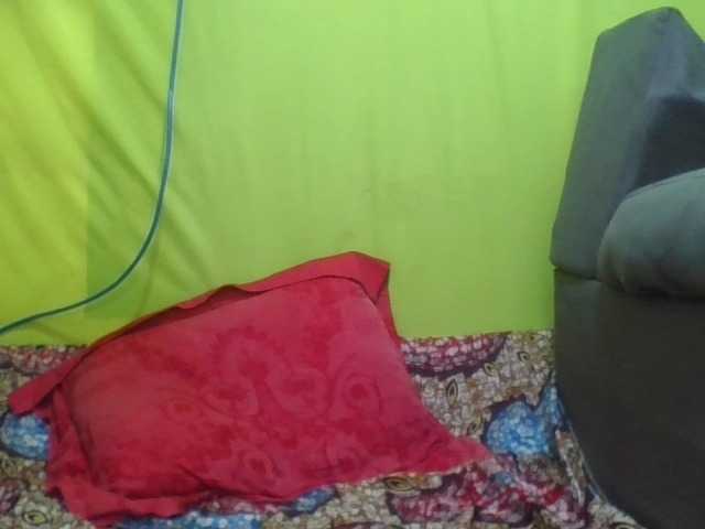 Raissa-Suan live cam on BongaCams
