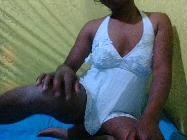 Raissa-Suan live cam on BongaCams