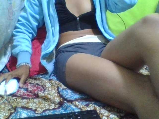 Raissa-Suan live cam on BongaCams