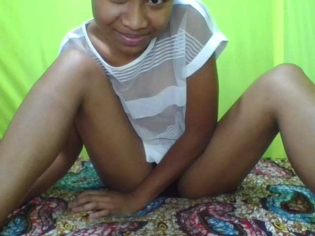 Raissa-Suan live cam on BongaCams