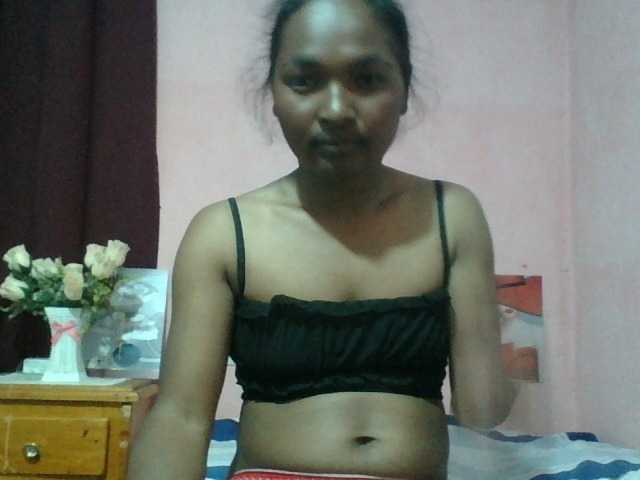 Raissa-Suan live cam on BongaCams