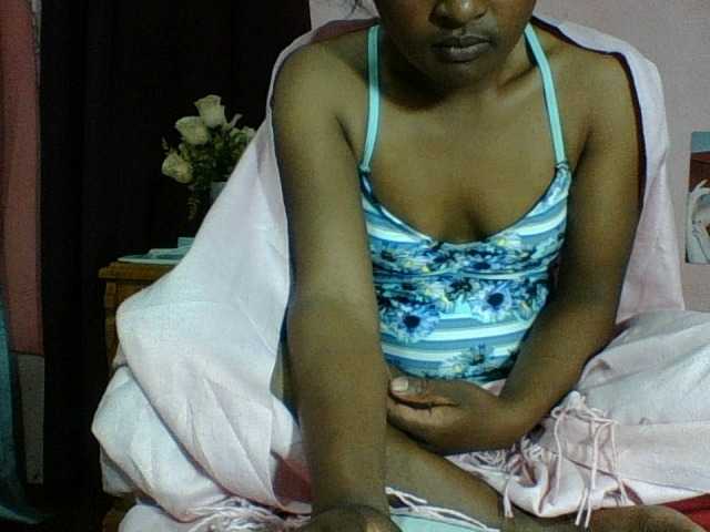 Raissa-Suan live cam on BongaCams