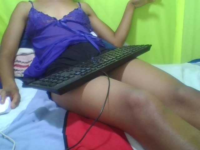 Raissa-Suan live cam on BongaCams