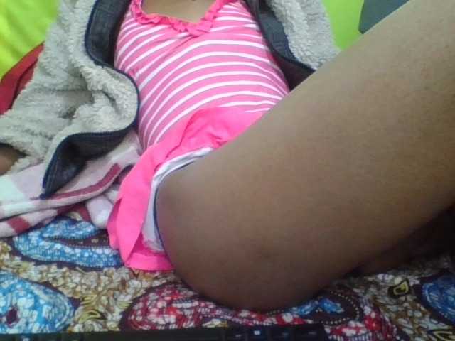 Raissa-Suan live cam on BongaCams