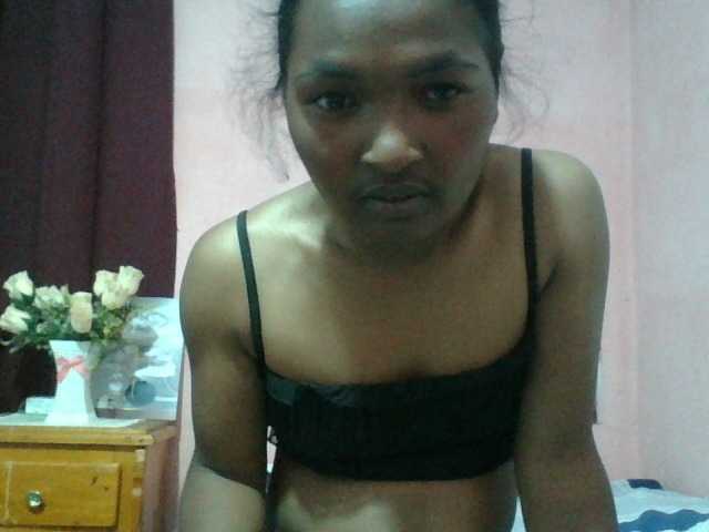 Raissa-Suan live cam on BongaCams