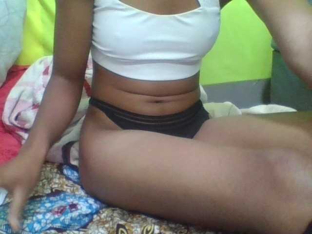 Raissa-Suan live cam on BongaCams